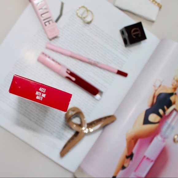 KYLIE COSMETICS ‘Bite Me’ Matte Lip Kit - Picture 3 of 4